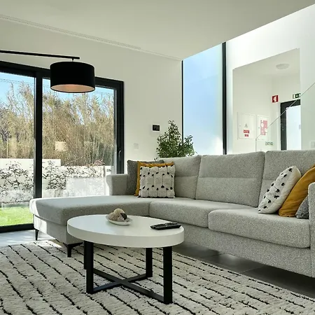 Casa Do Cruzeiro - By Sch Villa